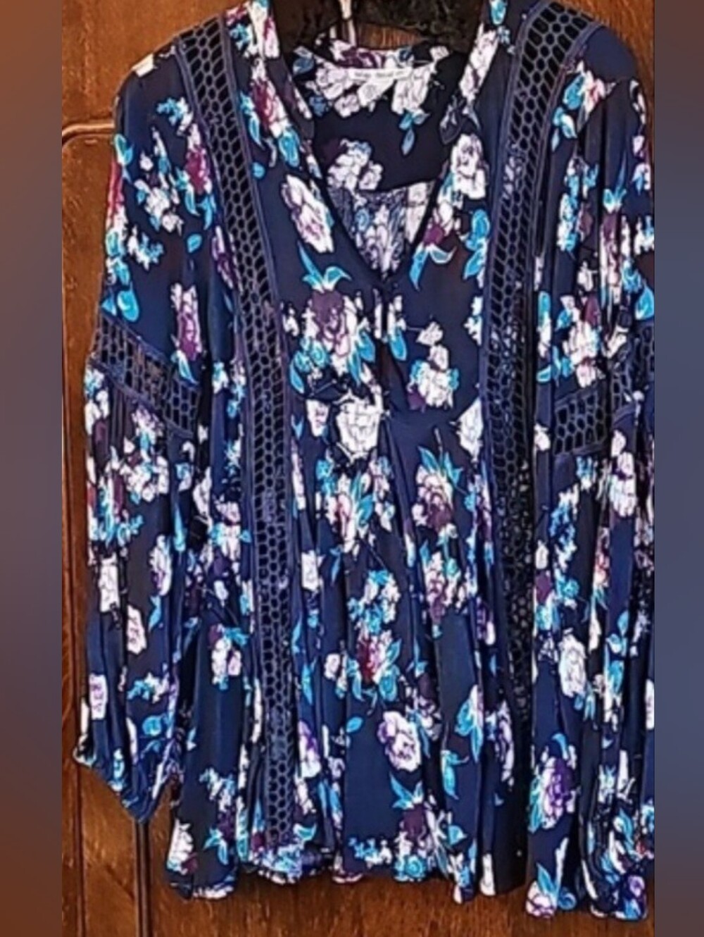 XL Beautiful Detail Floral Navy Women's Top